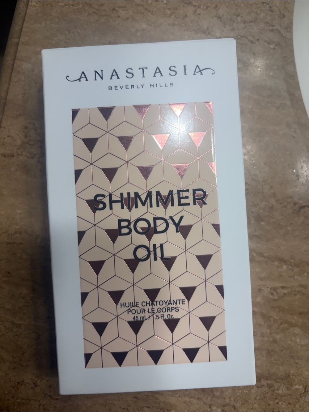 Anastasia Beverly Hills Shimmer Body Oil & Rose Gold Accents